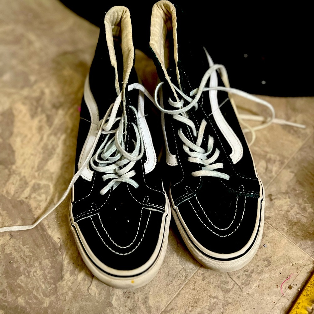 Vans High top size 8.5  black and white